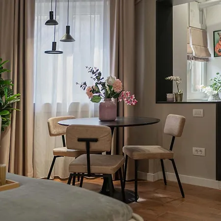 Trendy & Private Near Cismigiu & Calea Victoriei 아파트 부쿠레슈티