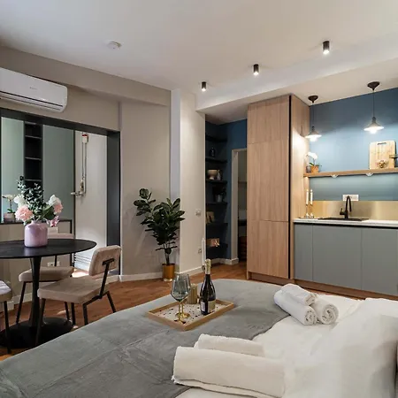 Trendy & Private Near Cismigiu & Calea Victoriei 公寓 *